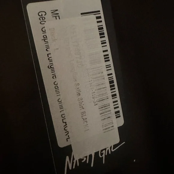 Nasty Gal Black and White Geometric satin Blouse - Picture 8 of 10